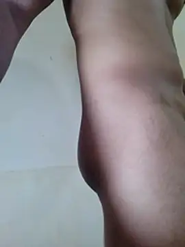 Varanasidaddy069 Adlı Modelin Canlı XXX Sohbeti