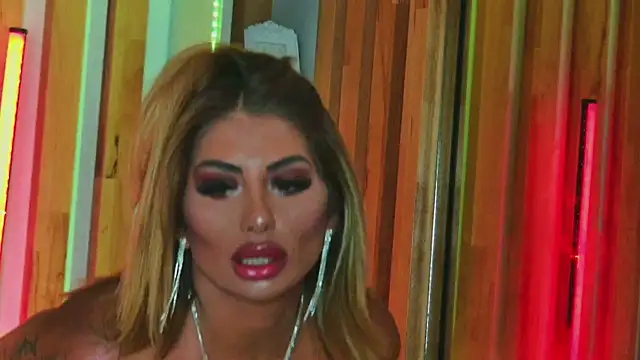 XXX chat uživo modela CeylanXO