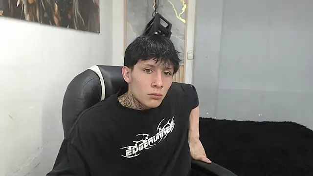 Chat +18 de Cry_thereal ao vivo