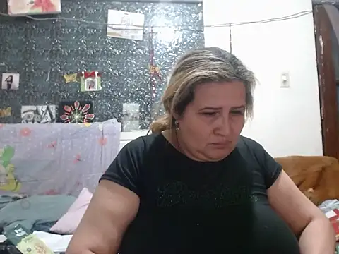 Perla1981-- Live XXX-chat