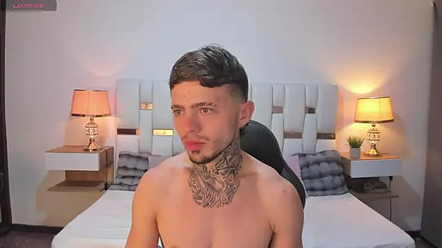 XXX chat uživo modela Zeus_damian21