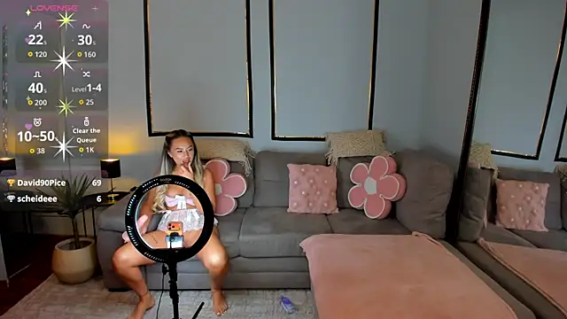 XXX chat uživo modela BarbieDoll13
