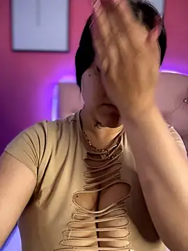 Miia__Taylor élő XXX-chatje