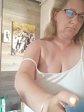 XXX chat uživo modela Elza01