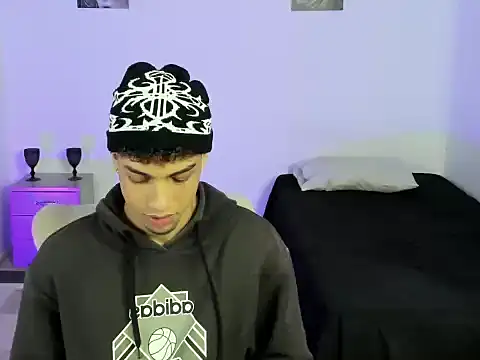 Chat +18 de Nathan_velez ao vivo