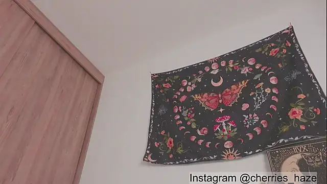 Cheerry1's Live XXX Chat