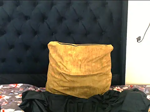 EbonySkyeXX's Live XXX Chat