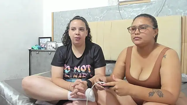 Danielaandximena Chat XXX live