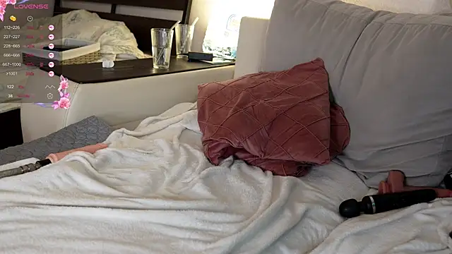 IMNOTSHYBABY's Live XXX Chat
