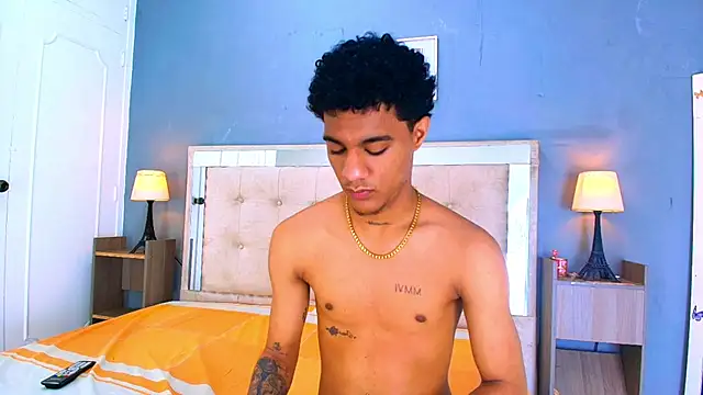 XXX chat uživo modela _Thiago12