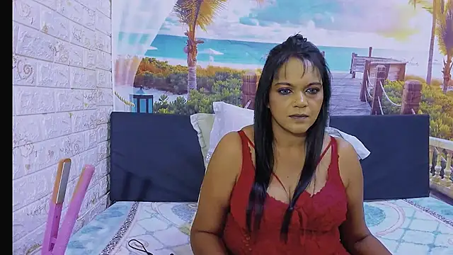 indianswtbella Adlı Modelin Canlı XXX Sohbeti