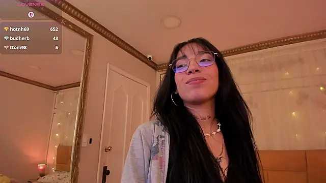 EmaLittle's Live XXX Chat