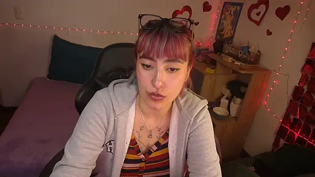 Miacatsito3's Live XXX Chat