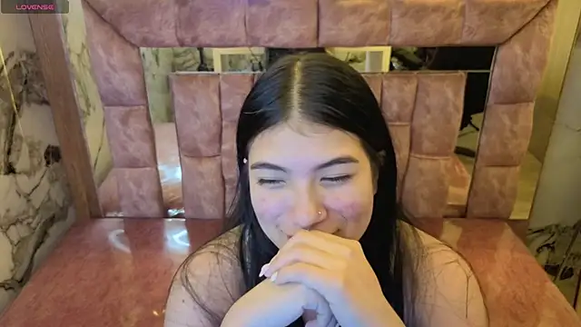 alesia_v_v Adlı Modelin Canlı XXX Sohbeti
