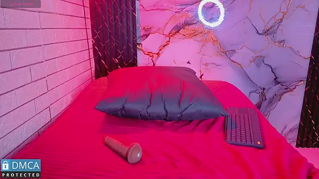 Chat +18 de MaeveKuro ao vivo
