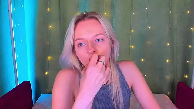 AlessaKiss 现场XXX聊天