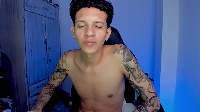 tylerrnova Live XXX-Chat