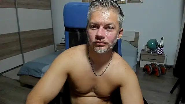 Chat XXX en directo de RobbyShawz
