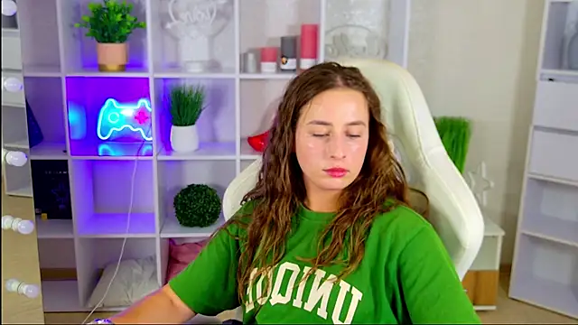 צ'אט XXX בשידור חי של NadinnL