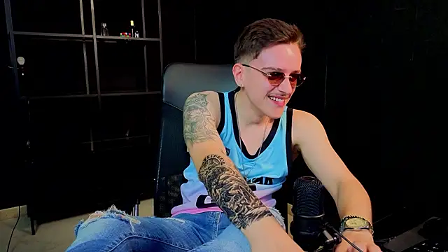 FelixStarkk Chat XXX in diretta