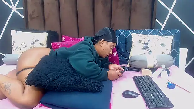 AfricanQueenxx40 – Naživo XXX chat