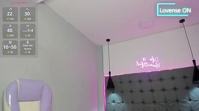 scarletcherry18's Live XXX Chat