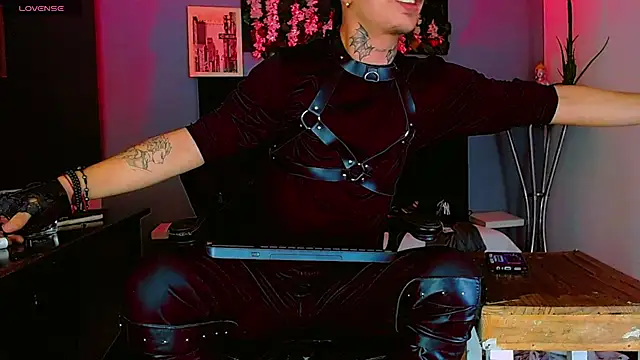 HannibalLester – Naživo XXX chat