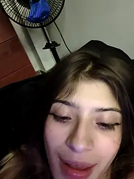 KratosAfroditacs – Naživo XXX chat