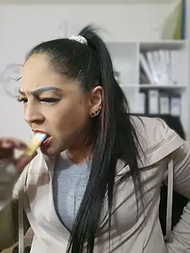Gina_Myers – Naživo XXX chat