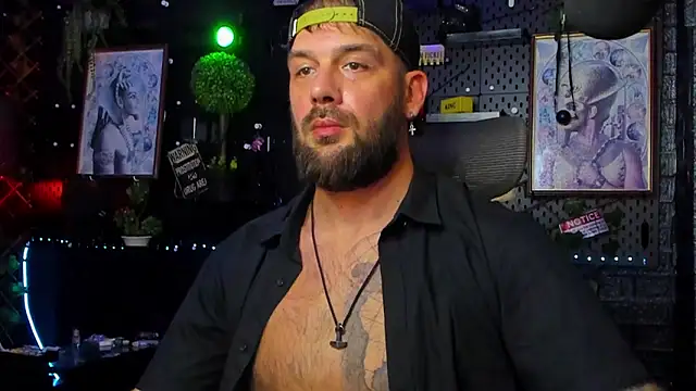 XXX chat uživo modela LexHardy
