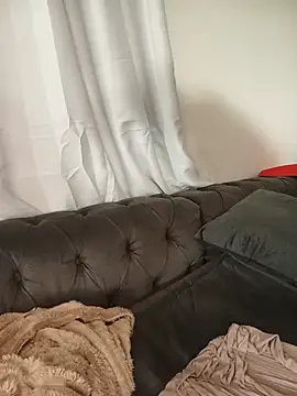 XXX chat uživo modela WaiterZim