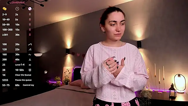 Онлайн чат XXX hannacheekss_