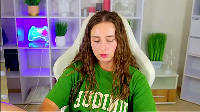 NadinnL élő XXX-chatje