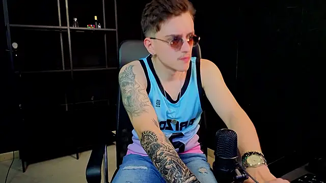 FelixStarkk's Live XXX Chat