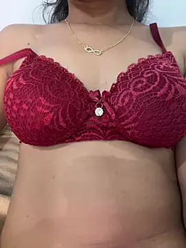 paribaby09's Live XXX Chat