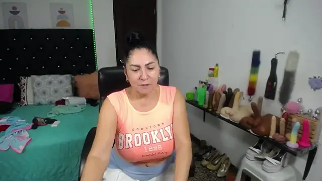 mature_bigboobs10's Live XXX Chat