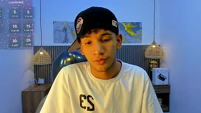 JDWhite18 live XXX chat