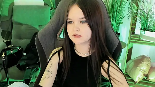 Elainebeness' Live XXX Chat