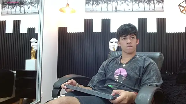 Chat XXX ao vivo de ren_storm