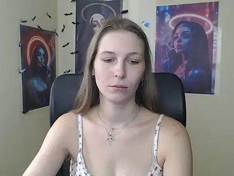 StrangerGi's Live XXX Chat