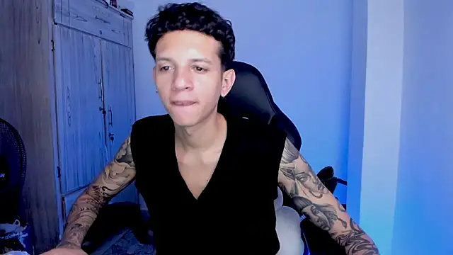 tylerrnova's Live XXX Chat