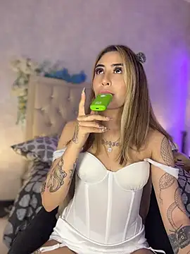 nini_love01's Live XXX Chat