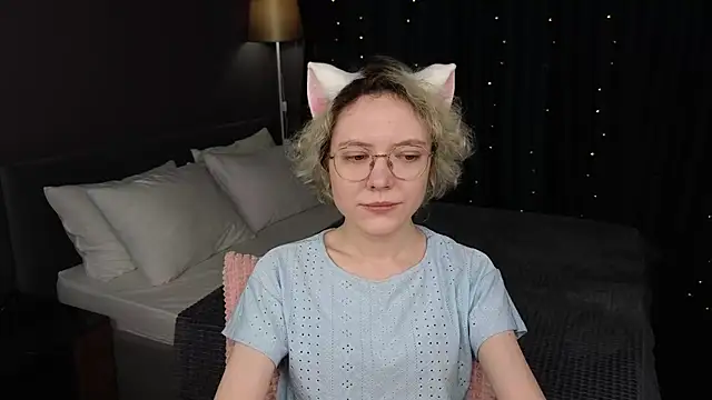 XXX chat uživo modela HottoKori