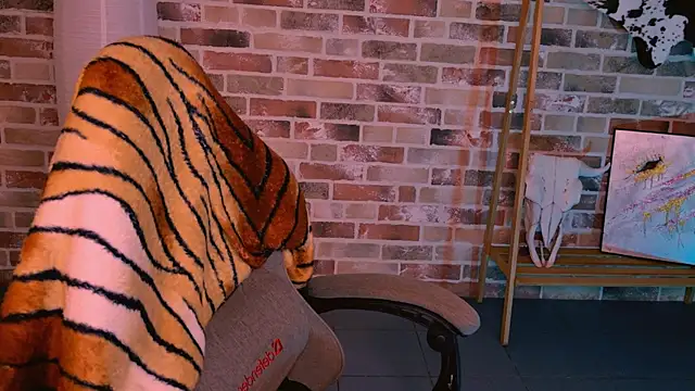 XXX chat uživo modela May_Bloom