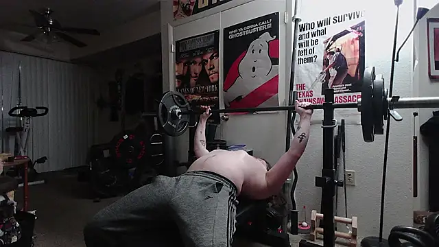 biggerisbetter12's Live XXX Chat