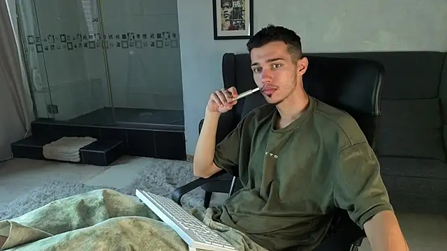 XXX chat uživo modela KaydenDrew