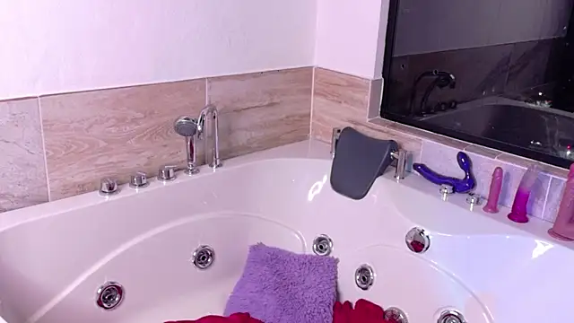 diamonddaphne's Webcam Show