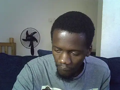 Thee_Biggest's Live XXX Chat