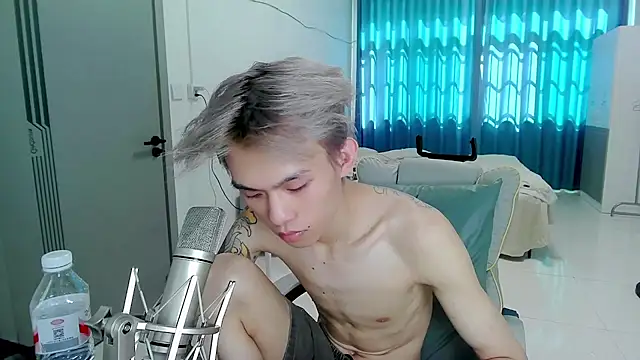 KPL-11n Live XXX chat