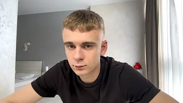 SoloFuryn Live XXX chat